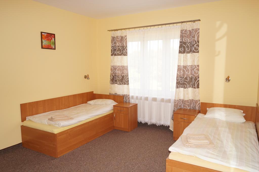 Hotel-Restauracja-Bar Rudka Ostrowiec Świętokrzyski Buitenkant foto
