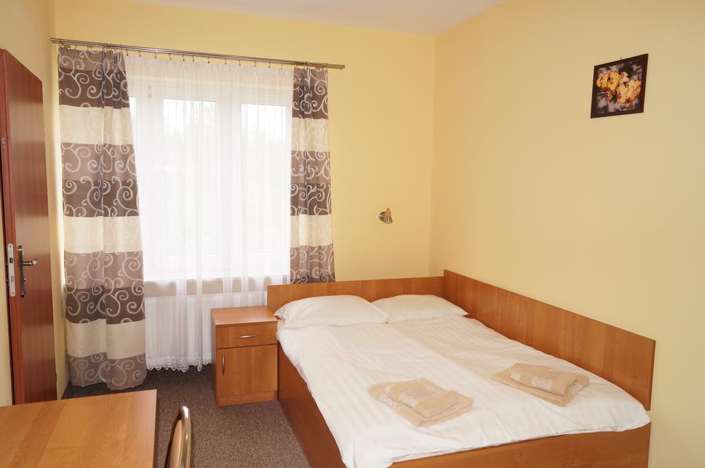 Hotel-Restauracja-Bar Rudka Ostrowiec Świętokrzyski Buitenkant foto