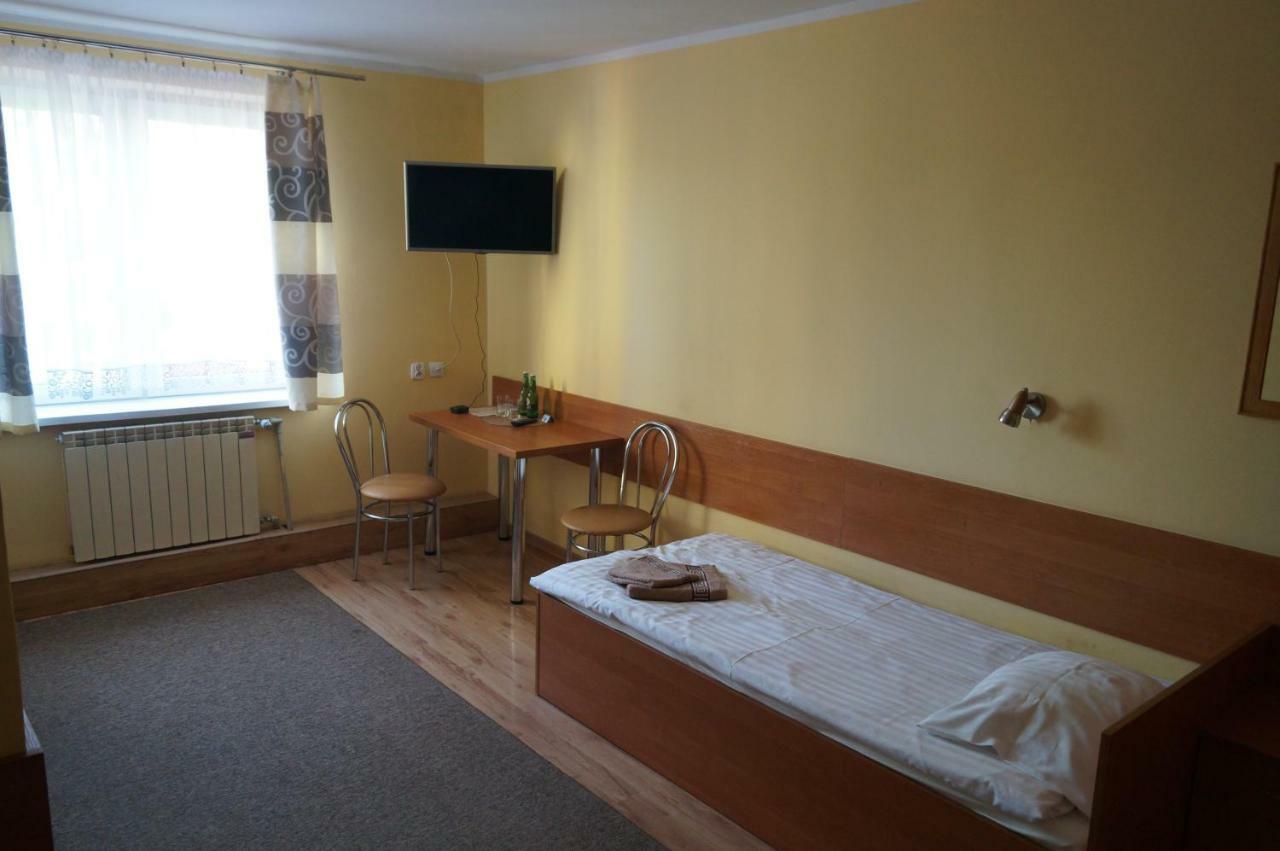Hotel-Restauracja-Bar Rudka Ostrowiec Świętokrzyski Buitenkant foto