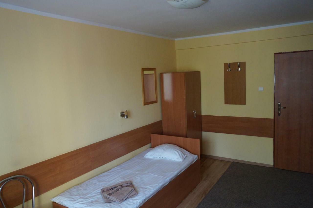 Hotel-Restauracja-Bar Rudka Ostrowiec Świętokrzyski Buitenkant foto