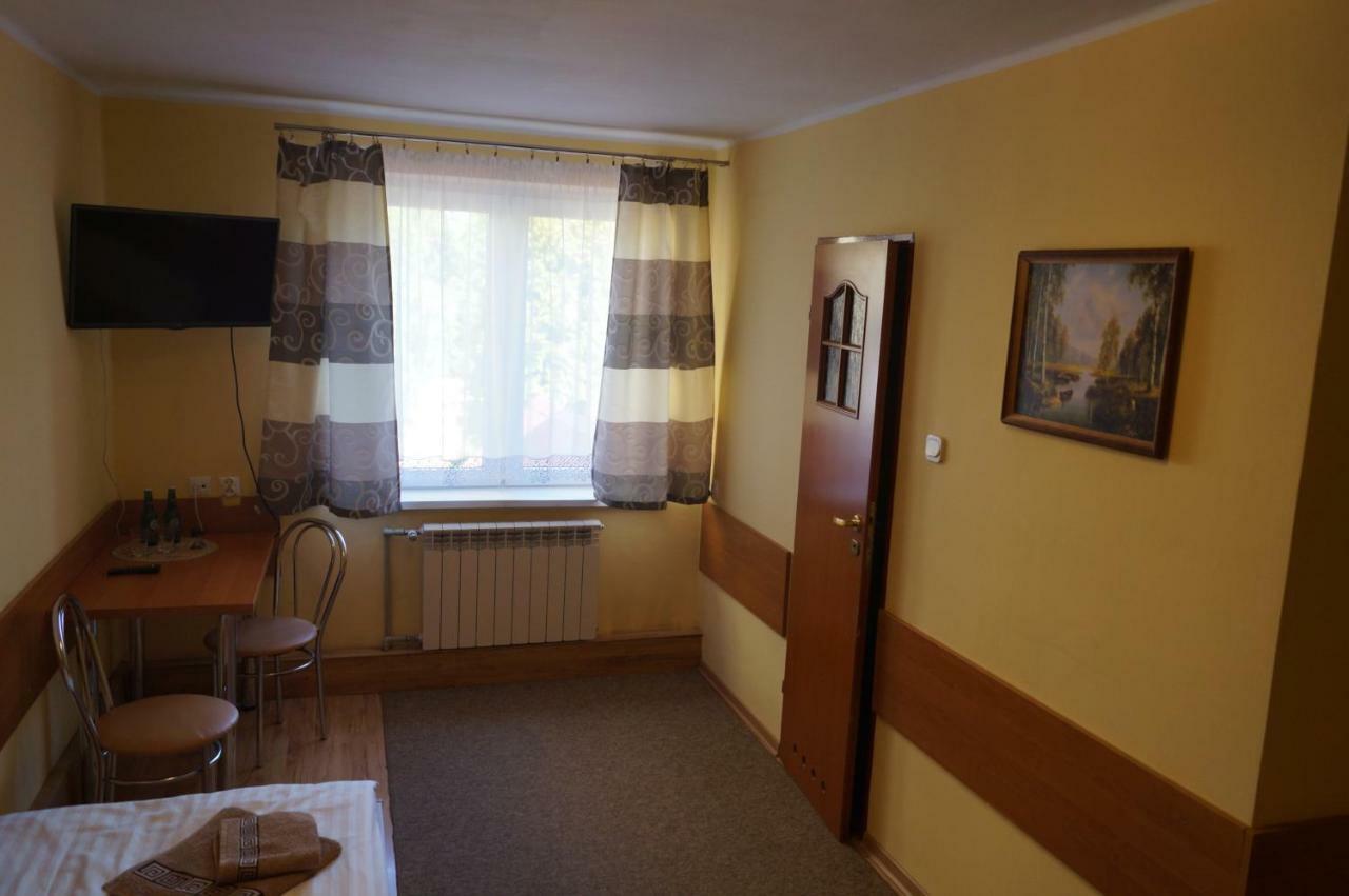 Hotel-Restauracja-Bar Rudka Ostrowiec Świętokrzyski Buitenkant foto